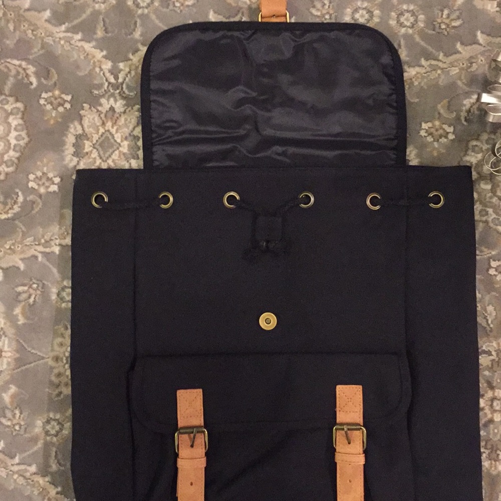 Canvas Backpack - Picture 2 of 4